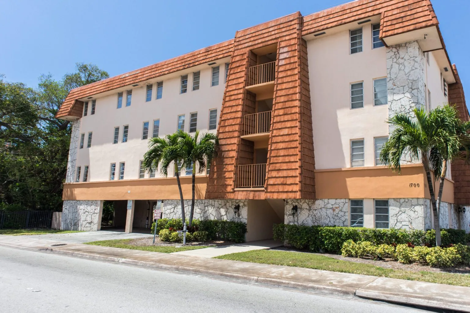 Apartment Roofing in Santa Clarita, CA